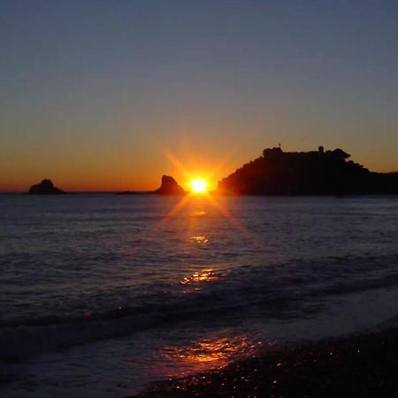 Apartamento En La Playa Con Vistas De Ensueno 阿尔姆尼卡 外观 照片