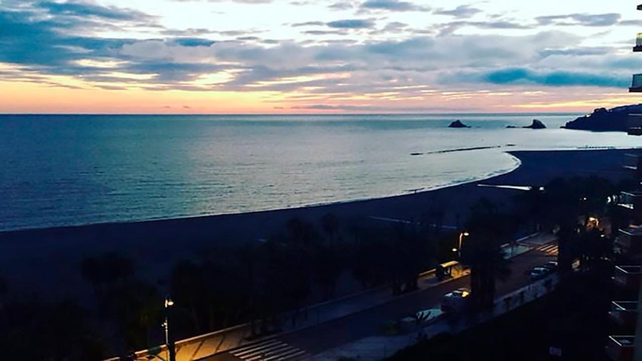 Apartamento En La Playa Con Vistas De Ensueno 阿尔姆尼卡 外观 照片
